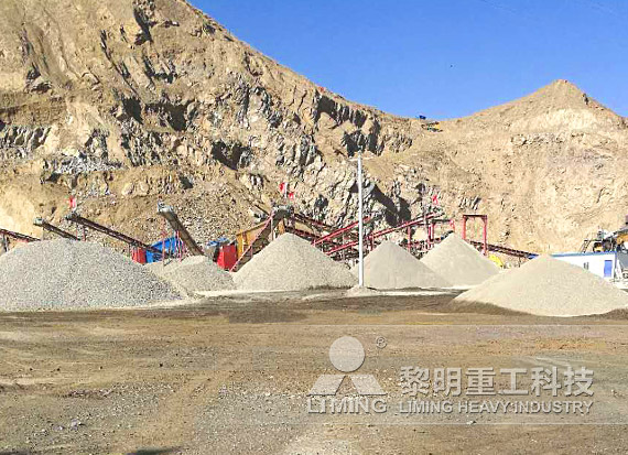 Схема конфигурации линии по производству гранитного песка и гравия мощностью 2 миллиона тонн в год в городе Суцянь, провинция Цзянсу.